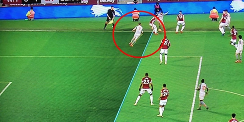 Những Nhầm Lẫn Phổ Biến Về Luật Việt Vị